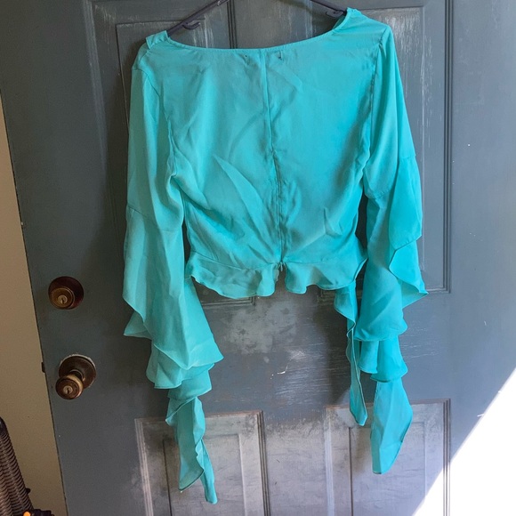 NWT Ruffled Crop Top - Picture 11 of 13